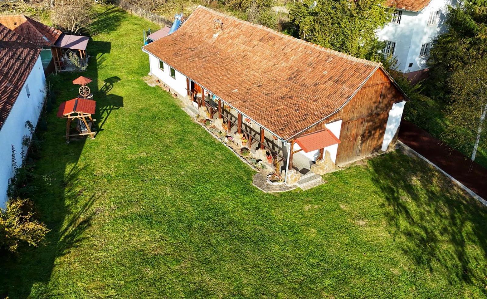 Casa De Peste Apa Pesteana Extérieur photo